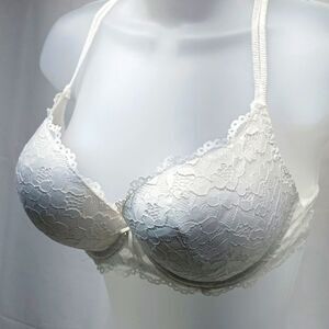 Deep Plunge Lace Push Up Bra with Extra Built in Padding. Size 38D. White.......
